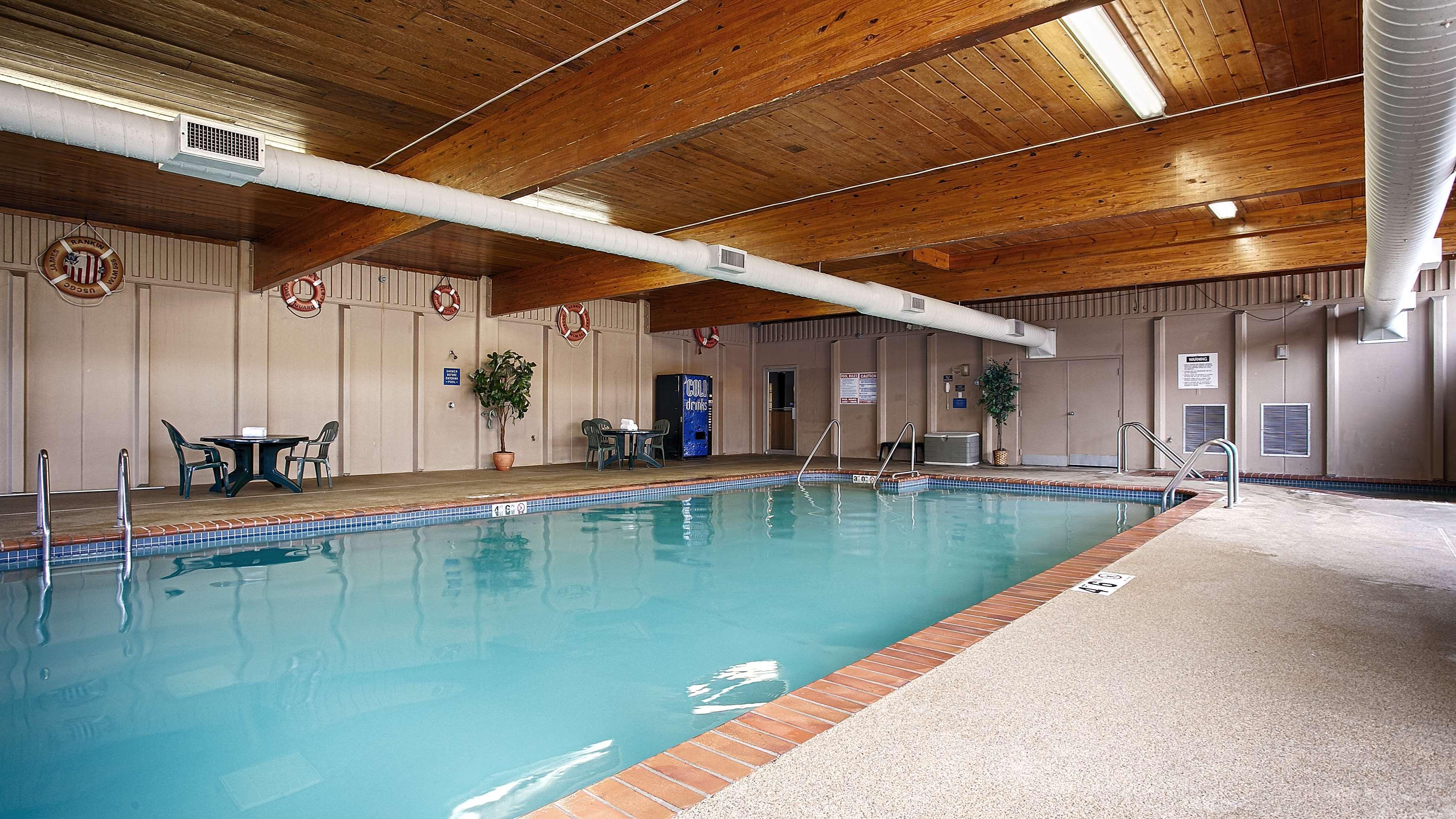 Best Western Riverfront Inn Marinette Exterior photo