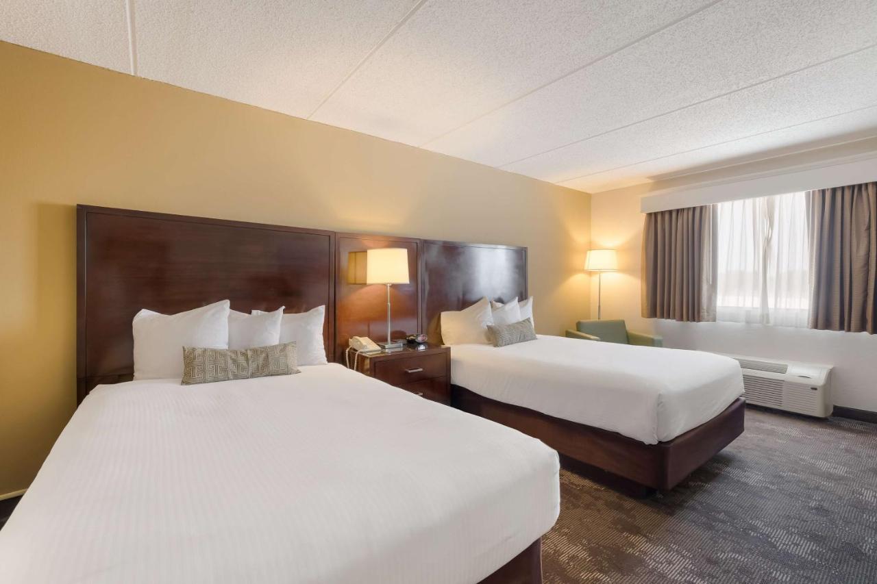 Best Western Riverfront Inn Marinette Exterior photo