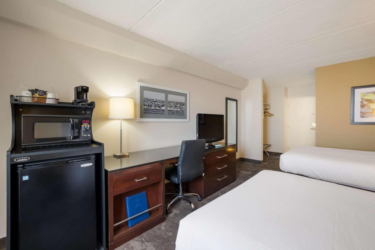 Best Western Riverfront Inn Marinette Exterior photo