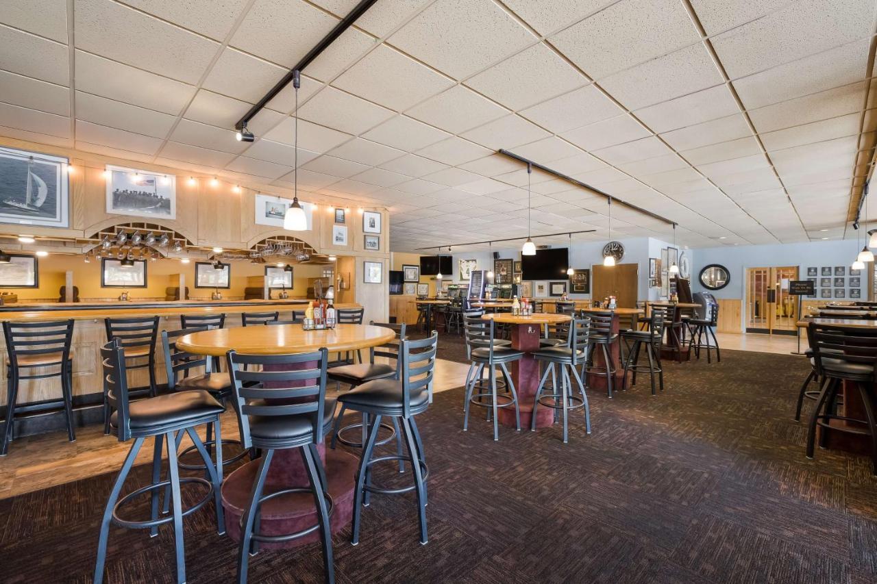 Best Western Riverfront Inn Marinette Exterior photo
