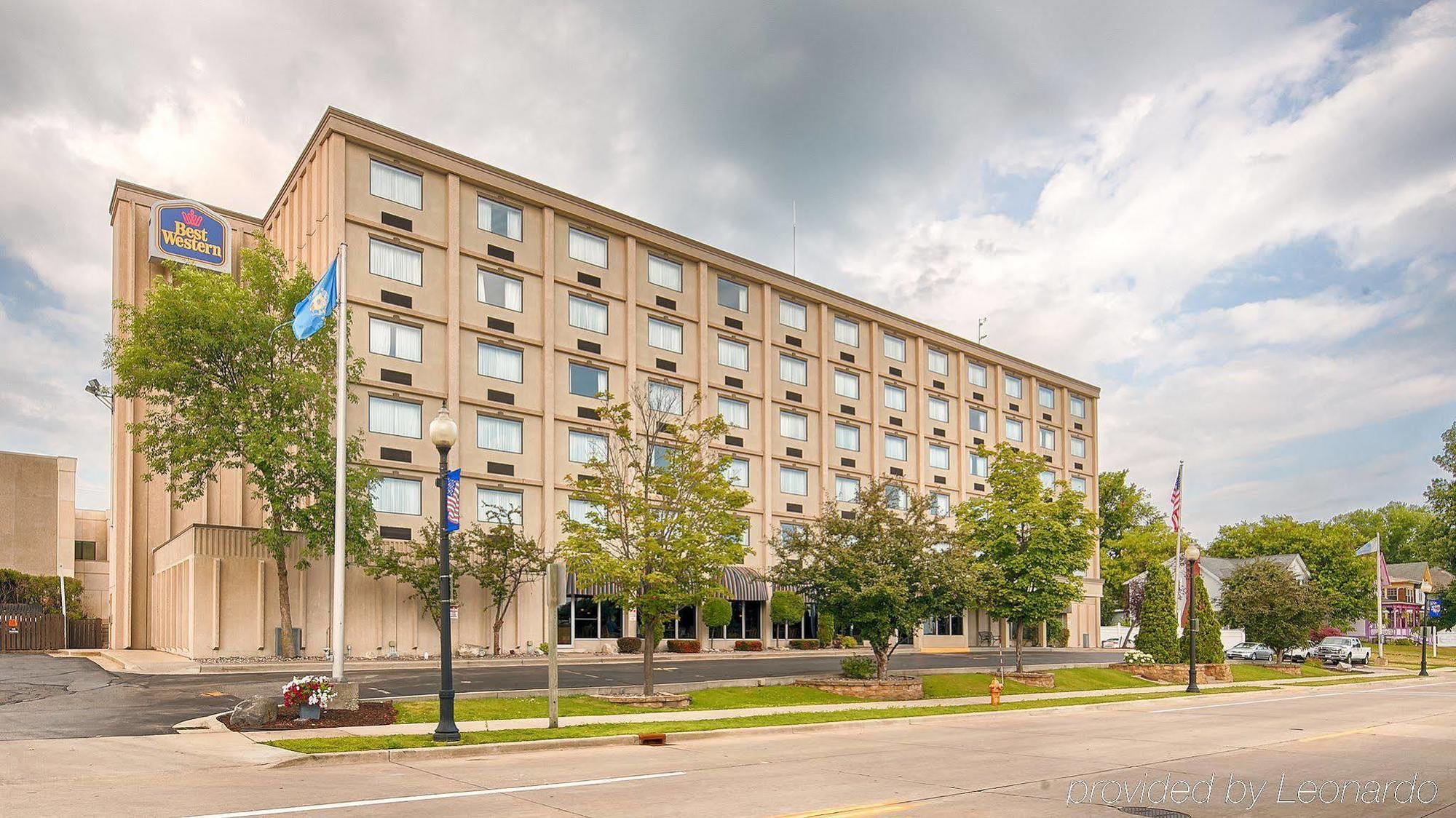 Best Western Riverfront Inn Marinette Exterior photo